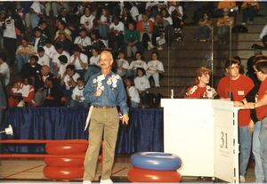 Woodie Flowers ready to start a match [3]