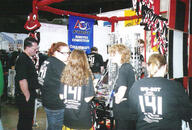 2006 award frc141 pit team // 593x400 // 65KB