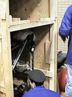 1998 frc122 robot shipping_crate // 240x320 // 27KB
