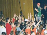 2000 2000ne 2001 2001ct crowd frc69 // 318x233 // 47KB