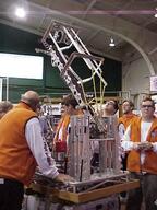 2000 frc68 pit robot // 480x640 // 41KB