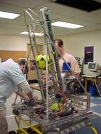 2002 frc144 robot // 480x640 // 45KB