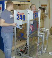 2002 frc240 robot // 300x331 // 70KB