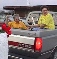 2000 frc220 team // 346x359 // 68KB