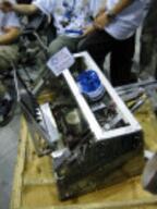 2002 2002on robot // 100x133 // 13KB