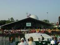 2002 2002cmp crowd // 148x111 // 4.1KB