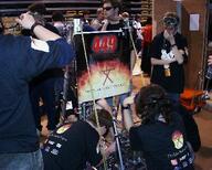 2001 frc449 pit robot team // 400x320 // 35KB