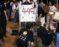 2001 frc449 pit robot team // 400x320 // 35KB