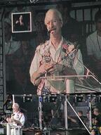 2002 2002cmp woodie_flowers // 360x480 // 61KB