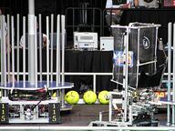 2002 2002arc 2002cmp frc115 frc116 frc122 match robot // 480x360 // 55KB