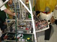 2001 2001cmp pit robot // 480x360 // 52KB