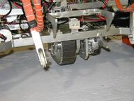 2001 2001cmp pit robot // 480x360 // 38KB