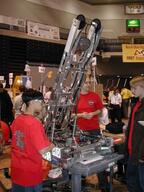 2001 2001va frc116 pit robot team // 300x400 // 32KB