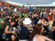 2002 2002cmp crowd // 100x75 // 4.4KB