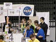 2003 2003va frc116 pit team // 480x360 // 44KB