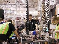 2003 2003va frc116 pit robot // 480x360 // 66KB
