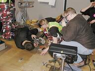 2003 2003va frc116 pit team // 480x360 // 47KB