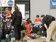 2003 2003va frc116 pit team // 480x360 // 50KB