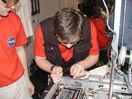 2003 2003va frc116 robot team // 480x360 // 64KB