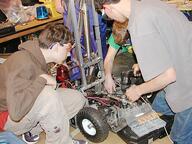 2003 2003va pit robot // 480x360 // 51KB