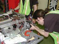 2003 2003md frc116 pit robot // 480x360 // 65KB
