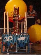 2004 2004dt frc313 match robot // 480x640 // 143KB
