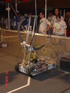 2004 2004dt frc818 match robot // 480x640 // 147KB