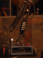 2004 2004dt frc1286 match robot // 480x640 // 145KB
