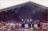 2000 2000cmp crowd match robot // 600x395 // 66KB
