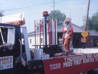 2002 frc140 mascot robot team // 600x450 // 58KB