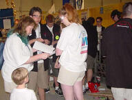 2002 frc166 pit team // 399x304 // 19KB