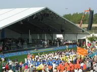 2002 2002cmp crowd match segway woodie_flowers // 600x450 // 328KB