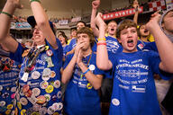 2007 crowd frc501 team // 600x400 // 352KB
