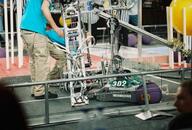 2004 2004cmp frc279 frc302 match robot // 500x338 // 54KB