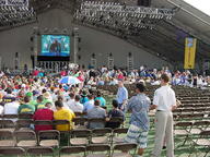 2001 2001cmp crowd // 640x480 // 47KB