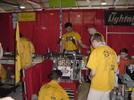 2001 2001cmp frc465 pit robot team // 1024x768 // 134KB