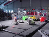 2001 2001cmp frc227 frc465 match robot // 1024x768 // 135KB
