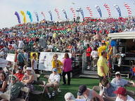 2001 2001cmp crowd // 640x480 // 47KB