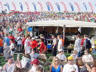 2001 2001cmp crowd // 640x480 // 47KB