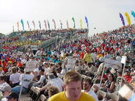 2001 2001cmp crowd // 640x480 // 45KB