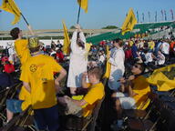 2001 2001cmp crowd // 1024x768 // 132KB