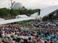 2001 2001cmp crowd // 640x480 // 45KB