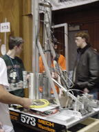 2001 2001mi2 frc573 pit robot // 1024x768 // 138KB