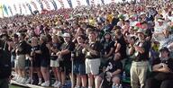 2001 2001cmp crowd // 450x229 // 43KB