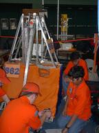 2005 2005mi frc862 pit robot team // 480x640 // 216KB