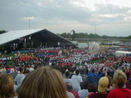 2002 2002cmp crowd // 640x480 // 61KB