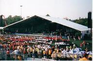2001 2001fl crowd // 269x178 // 15KB