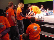2003 2004 frc22 frc294 robot team // 584x433 // 119KB