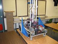 2004 frc498 robot // 568x426 // 41KB