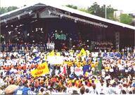 1998 1998cmp crowd // 559x397 // 78KB